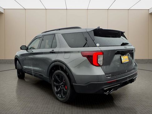 Used 2023 Ford Explorer ST w/ Equipment Group 401A image 4