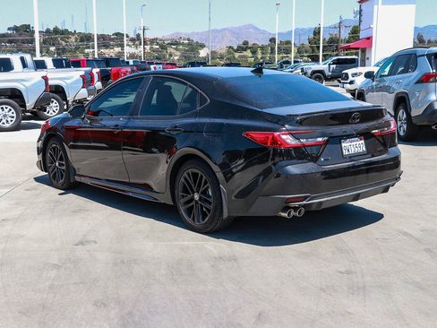 Used 2026 Toyota Camry SE FWD image 5