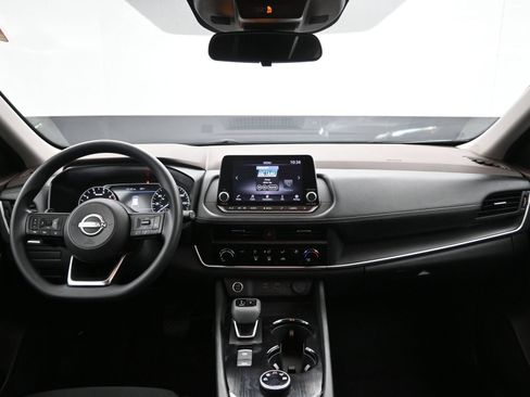 Used 2023 Nissan Rogue S AWD/4WD image 20