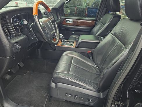 Used 2016 Lincoln Navigator L Select image 18