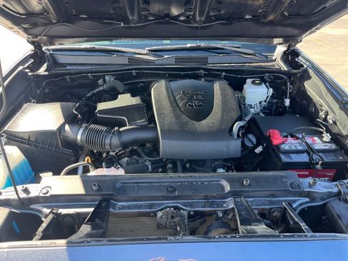 Used 2023 Toyota Tacoma TRD Off-Road w/ TRD Premium Off Road Package image 30