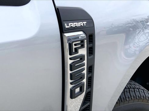 Used 2024 Ford F250 Lariat w/ FX4 Off-Road Package AWD/4WD image 31