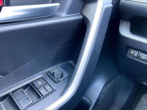 Used 2025 Toyota RAV4 XLE FWD image 68