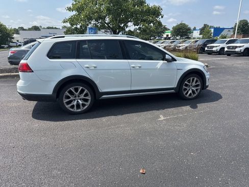 Used 2017 Volkswagen Golf Alltrack SEL AWD/4WD image 15