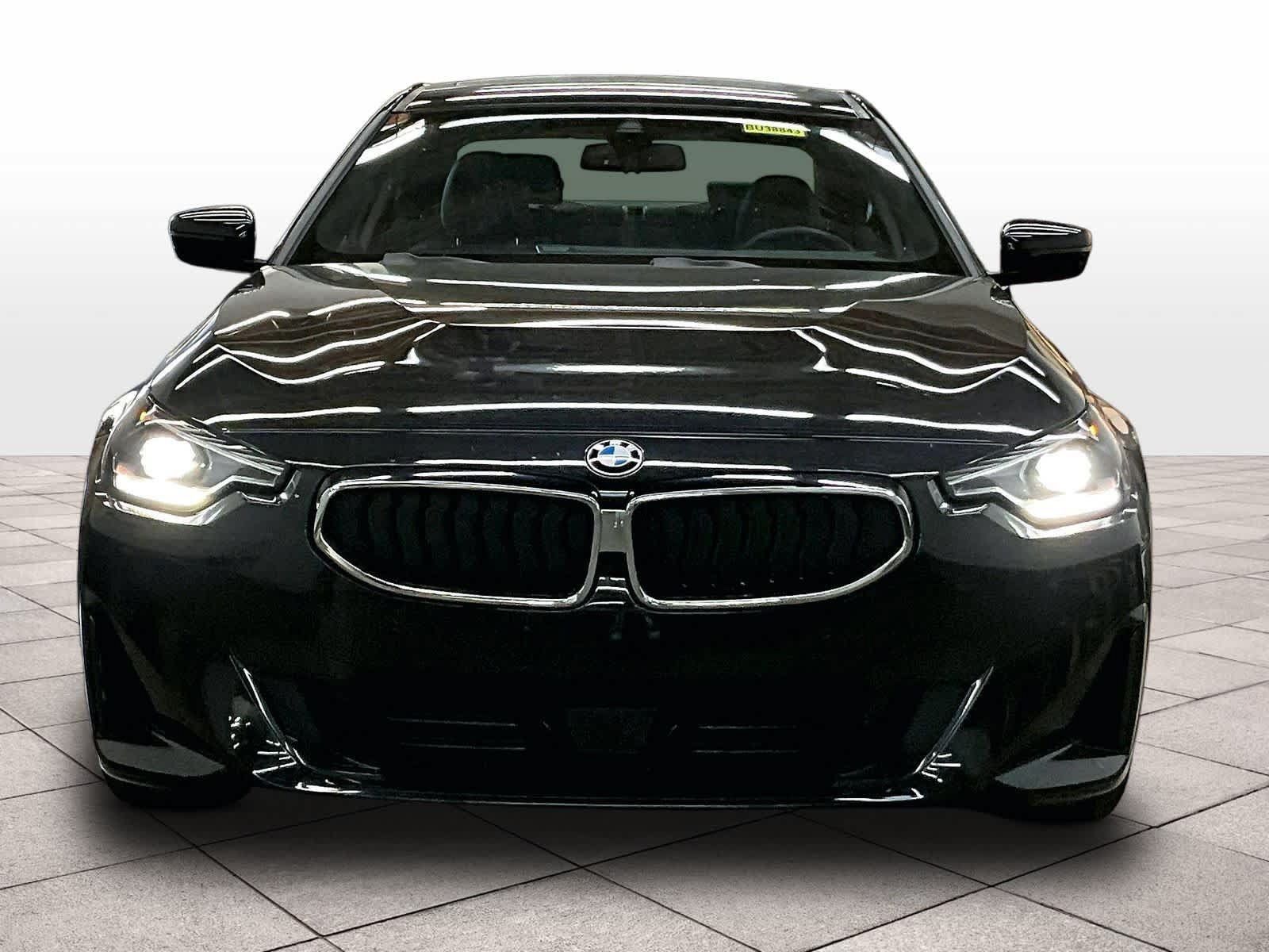 Used 2023 BMW 230i Coupe w/ Convenience Package RWD image 3