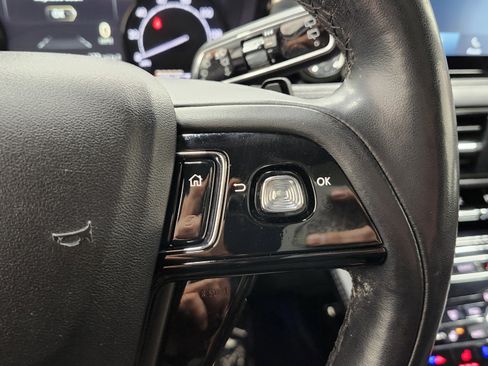 Used 2021 Lincoln Corsair AWD w/ Premium Package image 36