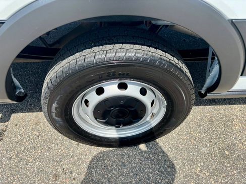 Used 2023 Ford Transit 250 148 High Roof Extended image 35