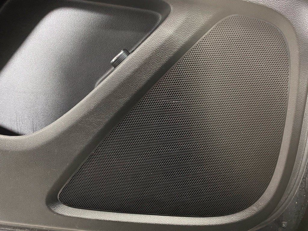 Used 2020 Chevrolet Traverse LT w/ LPO, Floor Liner Package AWD/4WD image 15