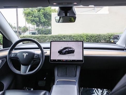 Used 2023 Tesla Model Y Long Range AWD/4WD image 16