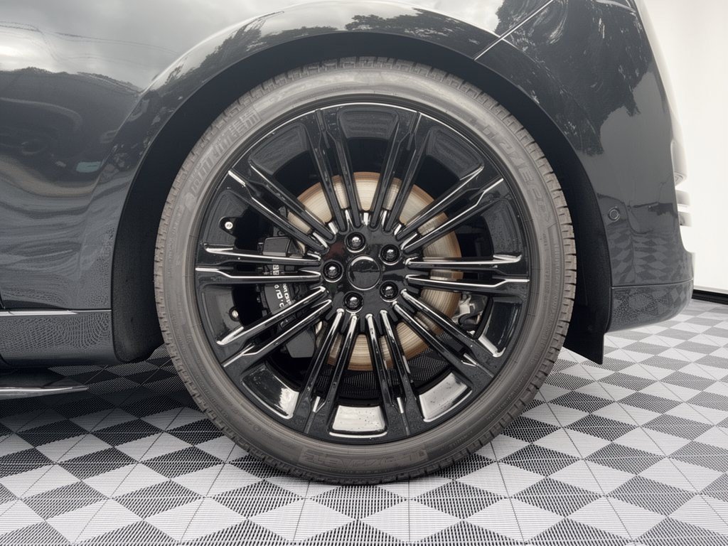 New 2026 Land Rover Range Rover Long Wheelbase Autobiography AWD/4WD image 13