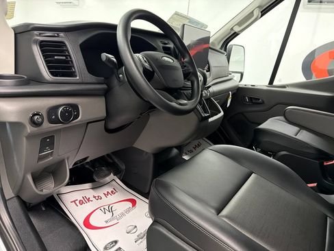 New 2026 Ford Transit 250 148 Medium Roof RWD image 11