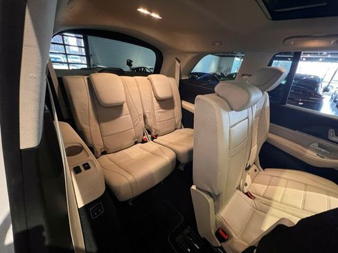 Used 2021 Mercedes-Benz GLS 450 4MATIC image 30