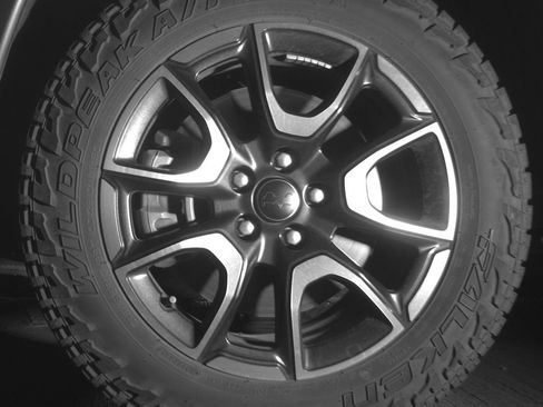 Used 2025 Jeep Compass Trailhawk AWD/4WD image 12