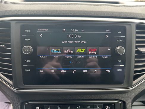 Used 2021 Volkswagen Atlas Cross Sport SE image 25