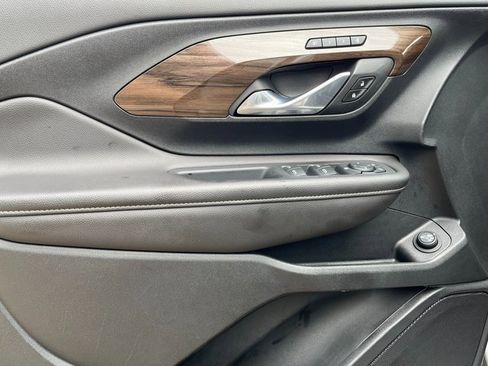 Used 2020 GMC Terrain Denali w/ Denali Premium Package image 9