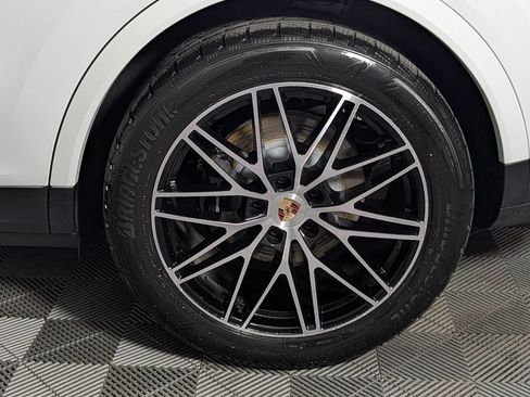 Certified 2026 Porsche Cayenne Coupe AWD/4WD image 12