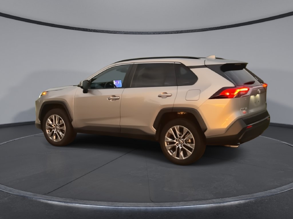 Used 2023 Toyota RAV4 XLE Premium FWD image 6