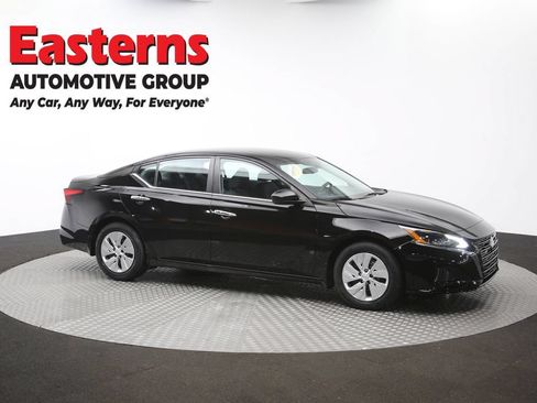 Used 2023 Nissan Altima 2.5 S FWD image 46
