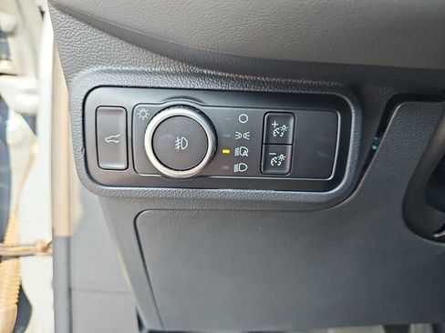 Used 2025 Ford Explorer Active w/ Active Comfort Package RWD image 31