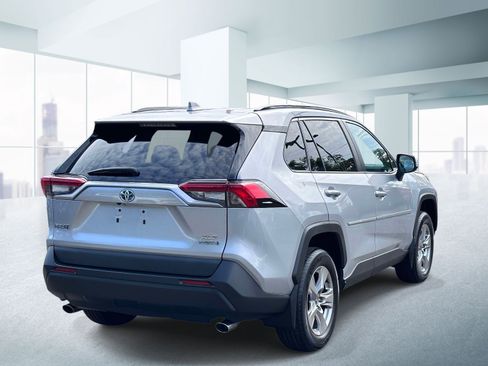 Used 2024 Toyota RAV4 XLE AWD/4WD image 4