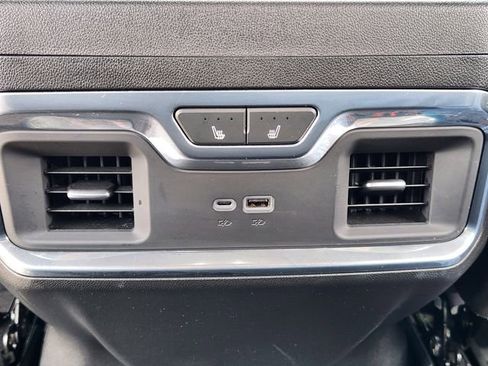 Used 2024 Chevrolet Silverado 1500 High Country w/ High Country Premium Package AWD/4WD image 30