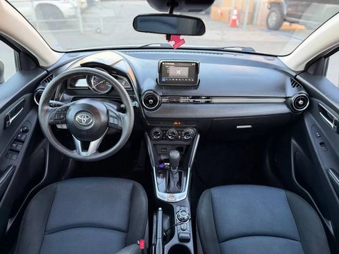 Used 2017 Toyota Yaris iA image 29