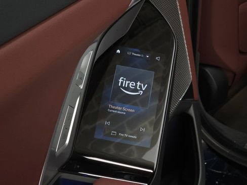 Used 2023 BMW 760i xDrive image 38