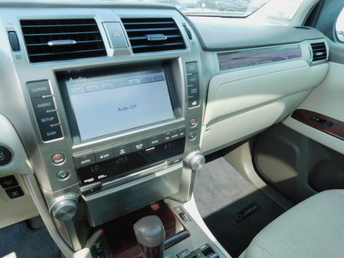 Used 2013 Lexus GX 460 Premium image 25