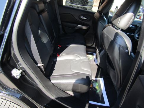 Used 2021 Jeep Cherokee Limited w/ Trailer Tow Group image 17