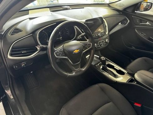 Used 2017 Chevrolet Malibu LT FWD image 7