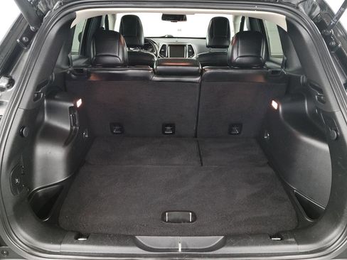 Used 2015 Jeep Cherokee Limited w/ Luxury Group image 11