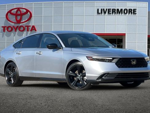 Used 2024 Honda Accord Sport image 2