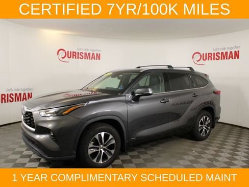 Used 2022 Toyota Highlander XLE AWD/4WD image 3