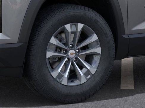 New 2026 Chevrolet Equinox LT w/ Convenience Package II AWD/4WD image 9