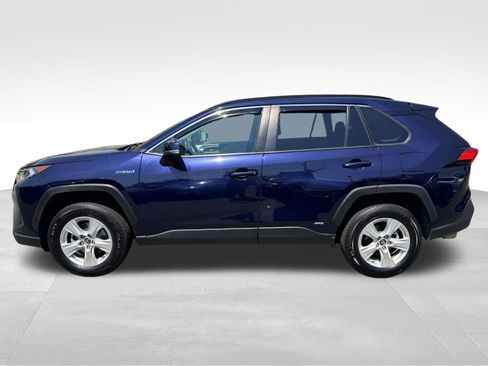 Used 2021 Toyota RAV4 XLE w/ Convenience Package AWD/4WD image 10