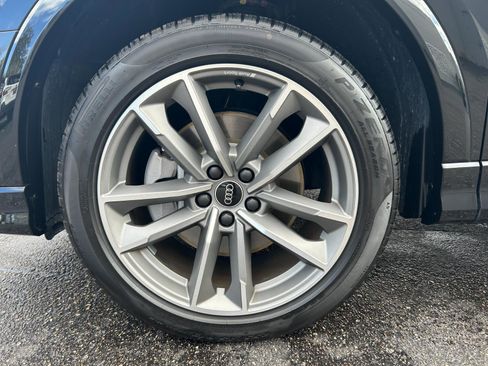 Certified 2025 Audi Q3 2.0T Premium w/ Convenience Package image 13