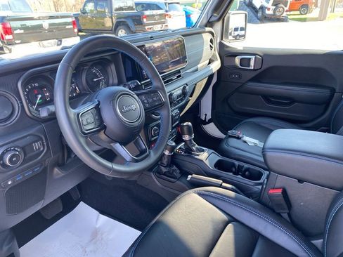 Used 2024 Jeep Wrangler Unlimited Rubicon 4xe AWD/4WD image 26