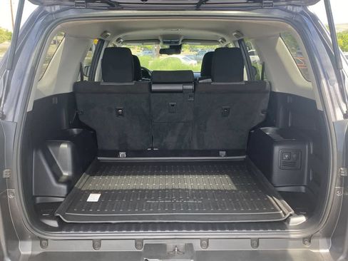 Certified 2022 Toyota 4Runner SR5 AWD/4WD image 22