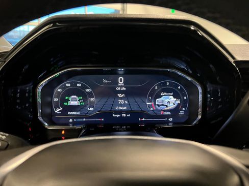 Used 2025 GMC Sierra 1500 SLT image 13