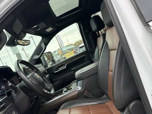 Used 2025 Chevrolet Silverado 2500 High Country w/ Technology Package image 15