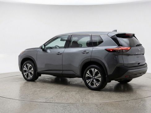 Used 2025 Nissan Rogue SV image 6