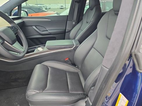 Used 2023 Tesla Model X image 4