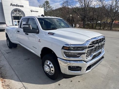 Used 2025 RAM 3500 Big Horn image 1