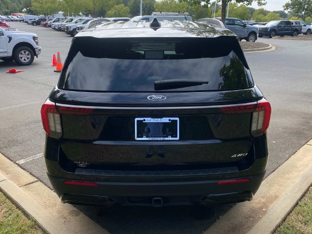 Used 2025 Ford Explorer ST-Line AWD/4WD image 33