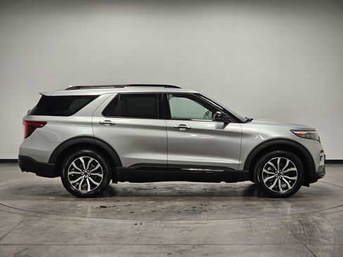Used 2020 Ford Explorer ST w/ Premium Technology Package image 9