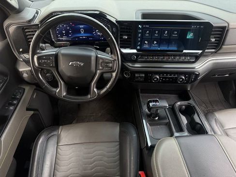 Used 2023 Chevrolet Silverado 1500 ZR2 w/ Technology Package image 13