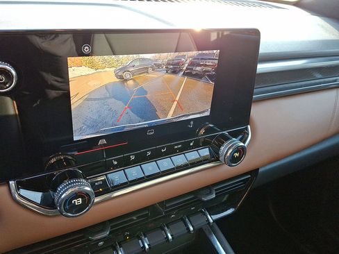 Used 2024 GMC Canyon AT4 image 15