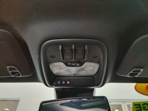 Used 2025 GMC Canyon Elevation w/ Convenience Package AWD/4WD image 40