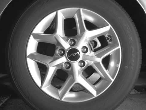 Used 2025 Kia Soul LX w/ LX Technology Package FWD image 14