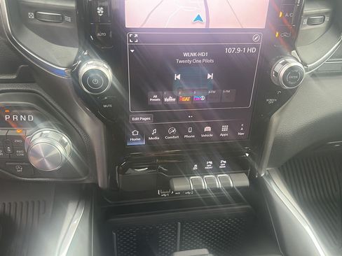 New 2026 RAM 1500 Laramie AWD/4WD image 17